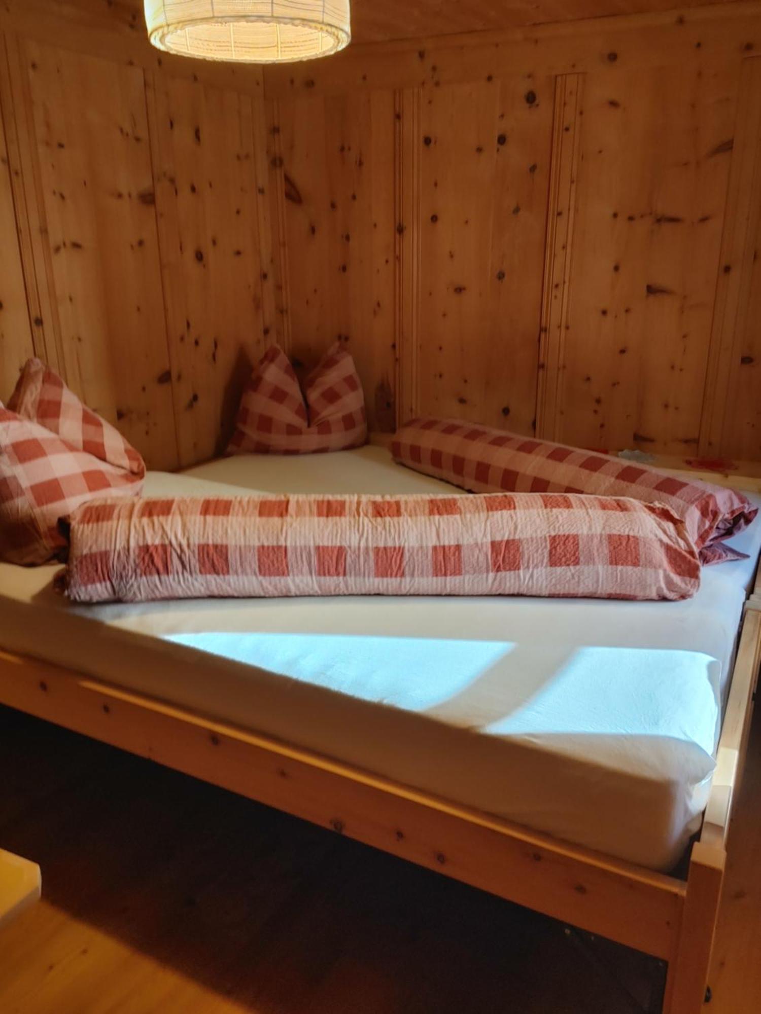 Berghaus Am Sonnenhang Valpaschun Valchava Номер фото
